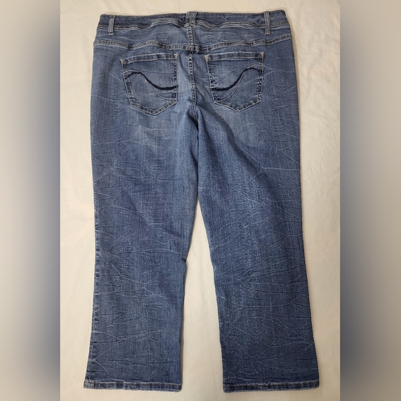 Lane Bryant Genius Fit Distressed Crop Blue Jeans Medium Wash size 18 - Picture 7 of 13